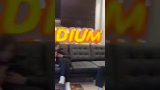 Дорохов даже репетирует голым!