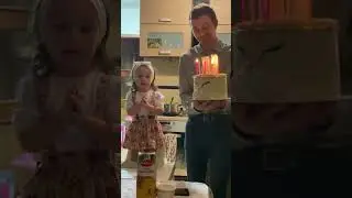 Дианке 2 годика , поёт сама 🥰 