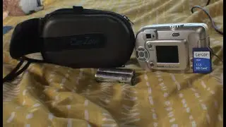 Kodak easyshare C300 a digital press and shoot from 2005