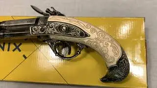 Пистоль трехствольный кремневый 18 в,Revolving 3 barrel flintlock pistol, France 18th C., Denix 5306