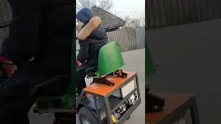 Міні навантажувач електричний.
