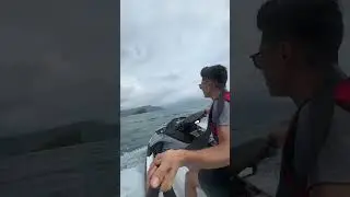 Break in the jetski engine while circling 4 islands in Padang city