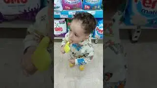 North Ice Eating Finger Ice Cream 