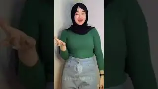 Jilbab Warna Hitam Dan Kaos Warna Hijau 