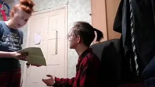видео с бусти  седжо мама Лёхи порвала тетрадь