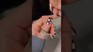 this is not a filter 👀💅🏻🖤 #opticalillusion #diynails #nailart #nailtutorial #nails #nailinspo