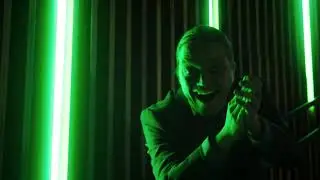 Jaakko Laitinen & Väärä Raha: Jumalat jumalat