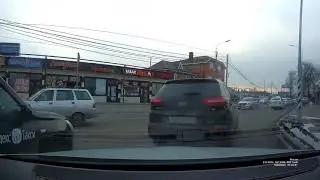 Яндекс таксист исполняет