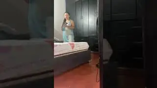 Tante istirahat mlm pakai baju transparan biru tipis