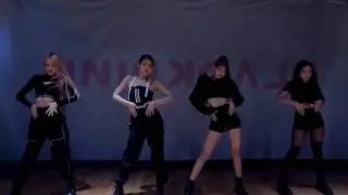 Blackpink dancing to Stray Kids' TMT | Mirrored