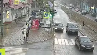 Сорвало крышу с ларька.  27.04.19