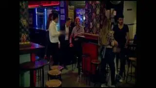 Arka sokaklar 443 bölüm Bar sahnesi