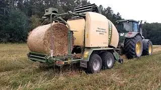 Уборка соломы в Слонимском районе.  John Deere 8420