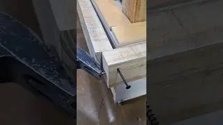 Best Way to Align Wood Before Driven Screws #howto #tutorial #woodworking #shorts #diy #tips #tricks