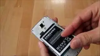 Instalare SIM, card memorie si baterie in Galaxy S4 mini, audio: Romana