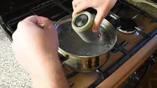I threw the JBL Flip 3 into boiling water!