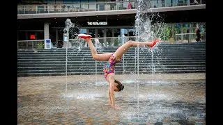 Photoshoot at the fountains with gymnast Zuzanna