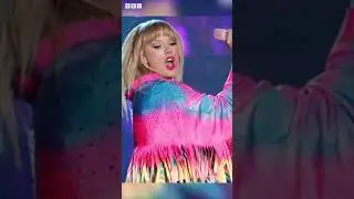 Taylor Swift Makes US Chart Topping History 🎤 | Newsound #shorts