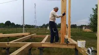 Установка вертикальных балок в фахверковом доме Берген от Экокомплекта