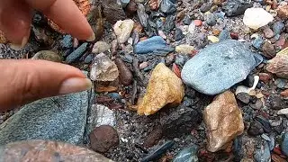 GRANDE VARIEDADES DE PEDRAS PRECIOSAS NA BEIRA DO RIO