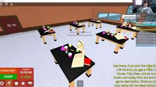 some kids in roblox high school  cant   spell