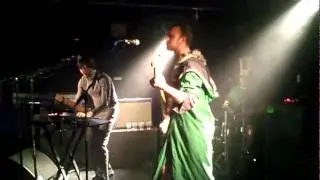 Het Brein dat kwam uit de ruimte - Knallen met kippen (De Kade Zaandam 10 december 2010, 1-10)