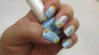 маникюр🌼 ромашки 🌼на голубом👍обычный лак