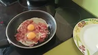 HUEVOS AL PLATO  CON JAMÓN SERRANO