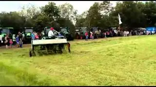 Heu schütteln in Nordhorn mit dem Güldner ALD