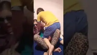ШОК -КОНТЕНТ  ,,внук избивает бабушку"