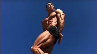 Shredded Classic Physique Muscle Model Posing Elliot Robinson