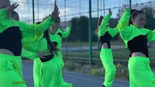 M-DANCE GROUP 
