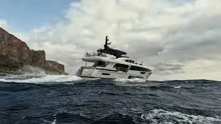 BERING 92. Conquering a raging sea.