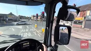 HDT Guide - HGV C+E Class 1, Taking a Tight Left Turn at Traffic Lights
