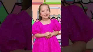 Мия и Настя меряют платья для вечеринки 