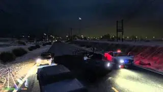 Pedestrian stops a criminal