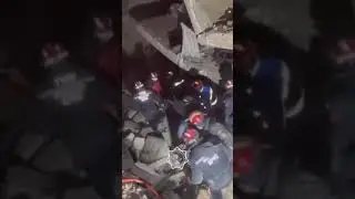 Спасатели МЧС Казахстана вытащили еще троих из заваленного дома