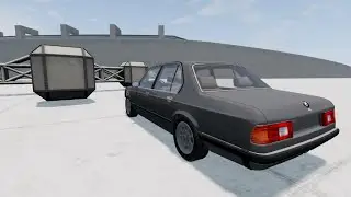 LARGE SPINNER VS BMW E23 (BEAM NG DRIVE)
