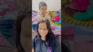 Mummy ki hair malish ho rhi h 😢