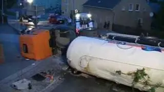 Unfall Silozug Groitzsch - OT Audigast 2009.mpg
