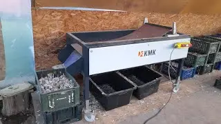 Щеточный стол для чеснока.