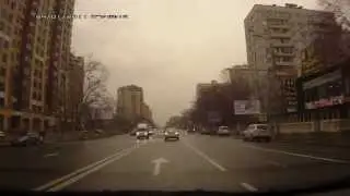Маршрутка разваливается. На этот раз отвалился люк.