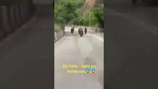 orang mabuk tabrakan 😂😂