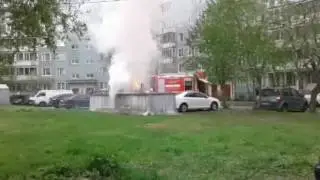 Санкт-Петербург на ленской улице около до 4/3 загорелась помойка