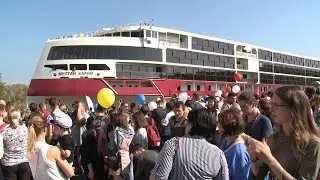 Круизный лайнер «Мустай Карим»