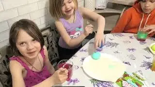 Красим Яйца с Детьми!