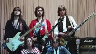 Bitches Sin - Livin On The Highway
