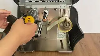 Установка медиа в принтер ZEBRA ZT411