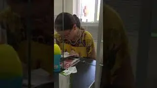 Неадекватный посетитель аптеки