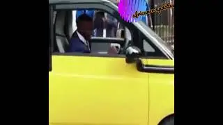 President William Ruto drives himself to KICC for day two of the Africa Climate Summit